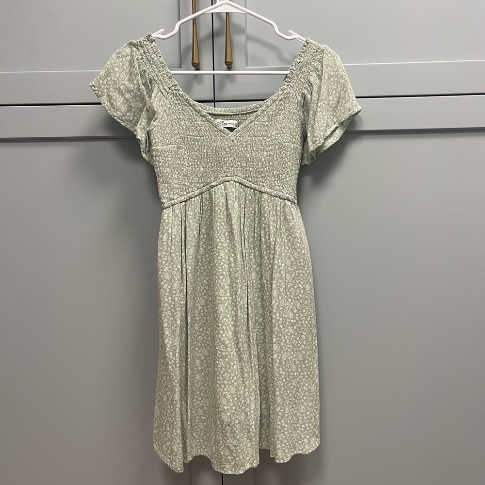 Hollister Sage Green Floral Romper Dress Smocked Puff Sleeve Size XS
